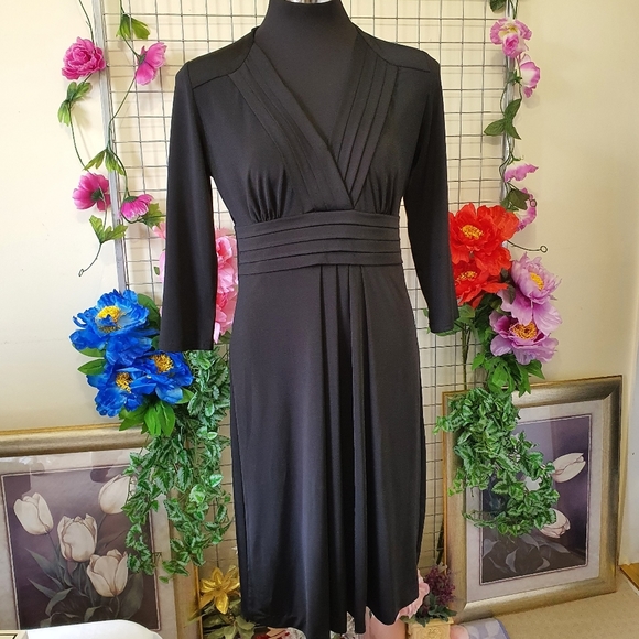 CAPTURE AU12 Dress Black Midi Fit & Flare Empire Waist V-Neck 3/4 Sleeve - NWOT - Picture 3 of 14